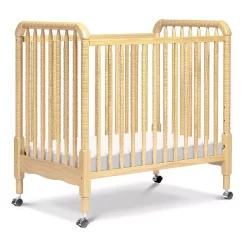 DaVinci Jenny Lind 3-in-1 Convertible Mini Crib